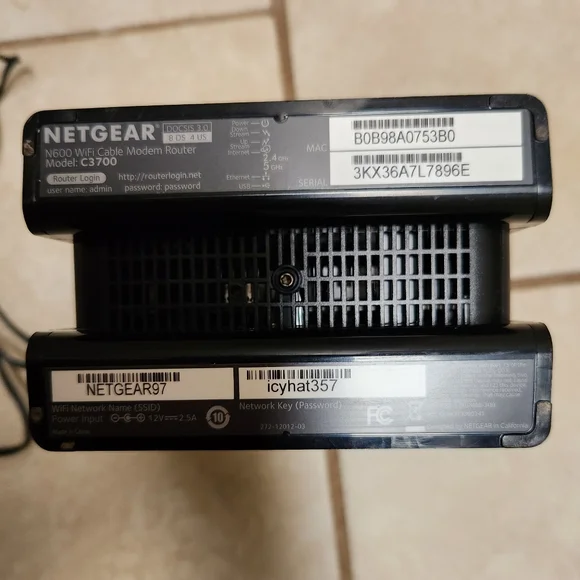 NETGEAR WiFi Cable Modem Router - Picture 4 of 5
